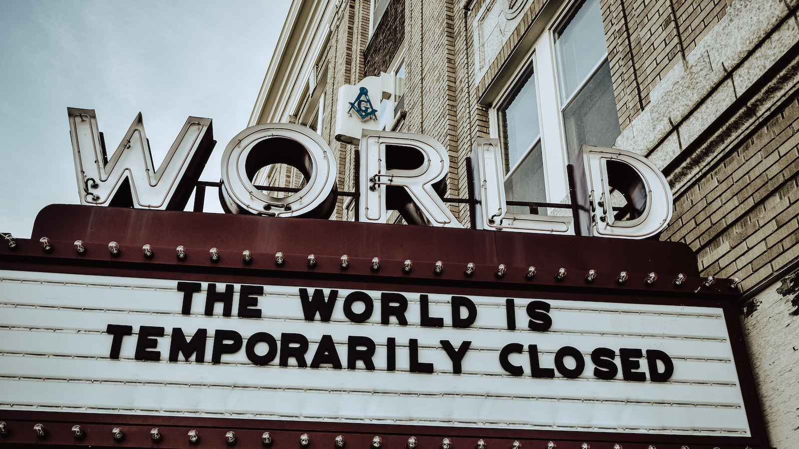Worldwide Cinema Highlight: Diving into the World of Overseas Movies Worldwide Cinema Highlight: Diving into the World of Overseas Movies